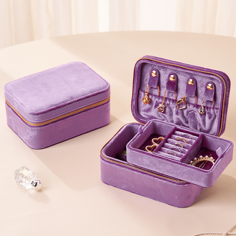 Light Luxury Exquisite Velvet  - огляд і ціна Luxury Skincare Samples