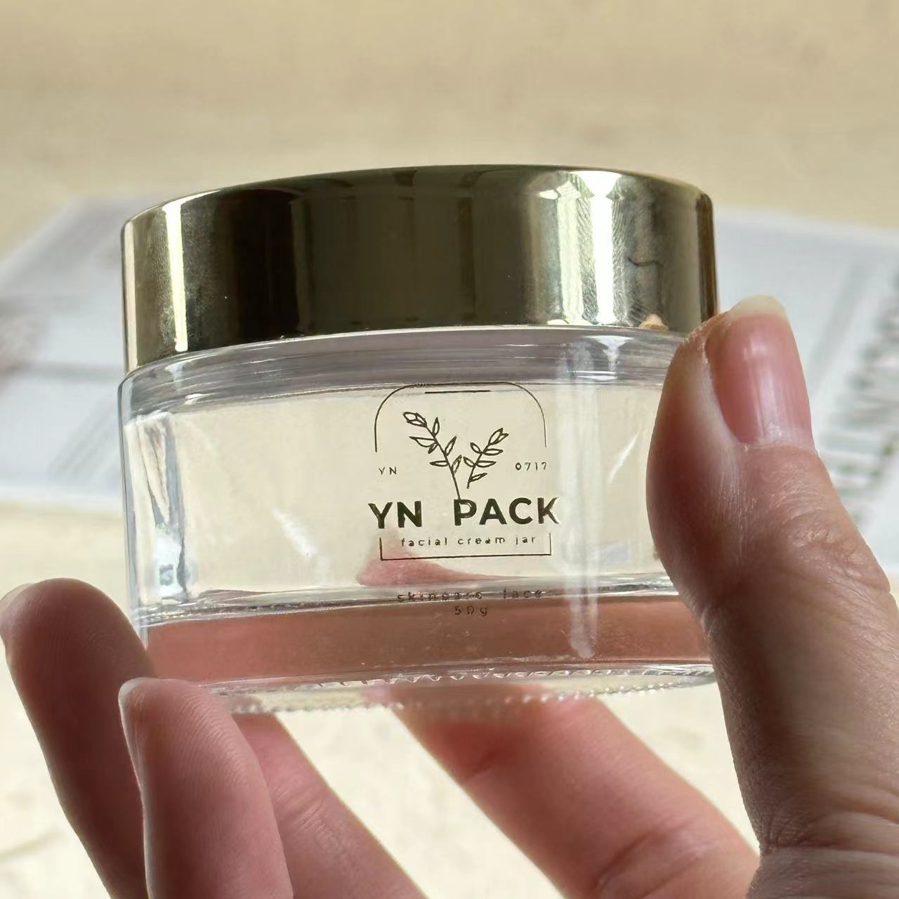luxury glass jar Wholesa frost - огляд і ціна Luxury Gold Skincare